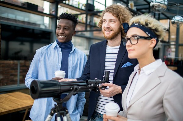 Quels sont les meilleurs endroits pour observer les ours polaires dans leur habitat naturel au Canada : périodes et conseils ?